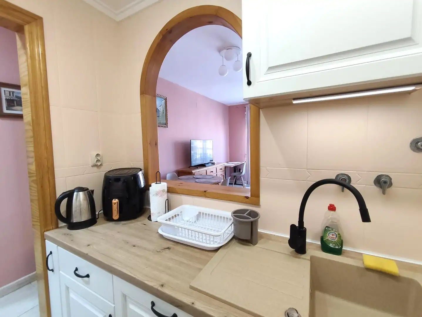 Cuina de Apartament de lloguer en Torrevieja amb Aire condicionat, Moblat i Balcó