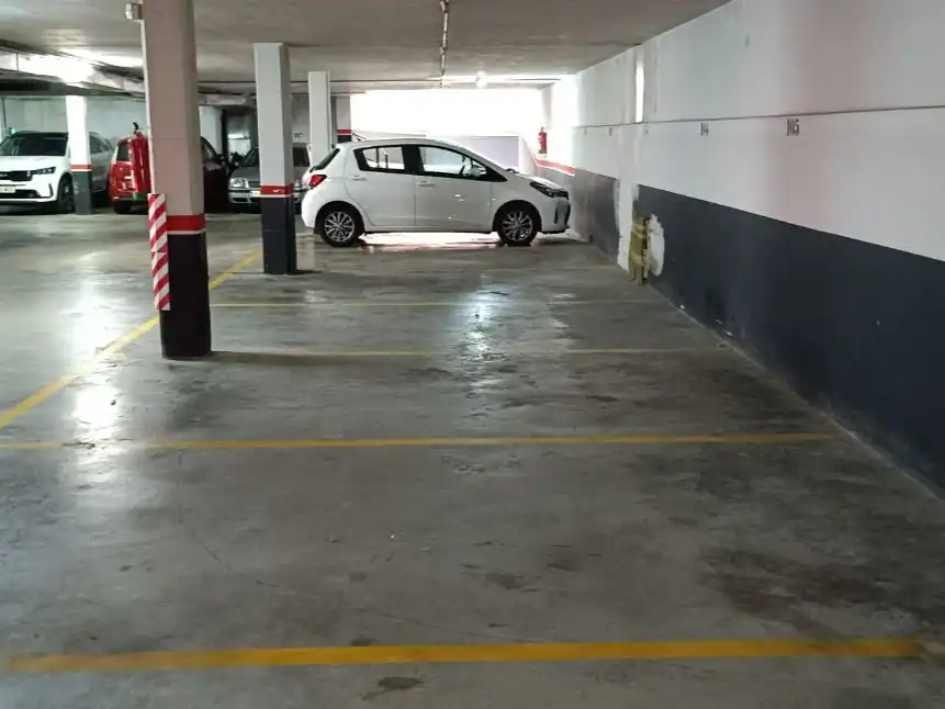Individual to rent in Piqueras 13, imagen 2