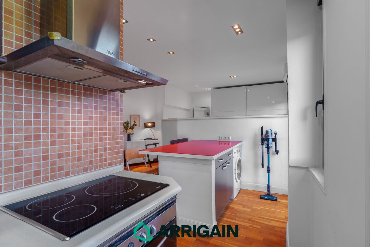 Kitchen of Flat for sale in Donostia - San Sebastián   with Air Conditioner, Heating and Balcony