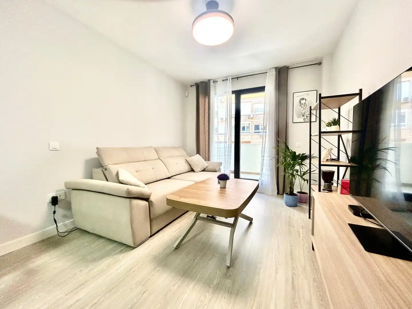 Sala de estar de Piso en venta en Almería con Aire acondicionado, Calefacción y Parquet