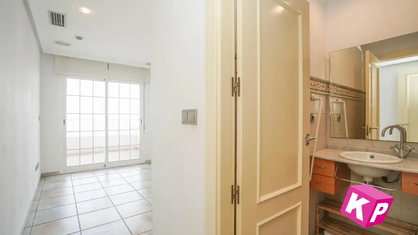 Wohnung zum Verkauf in Santa Pola mit Klimaanlage, Heizung und Terrasse