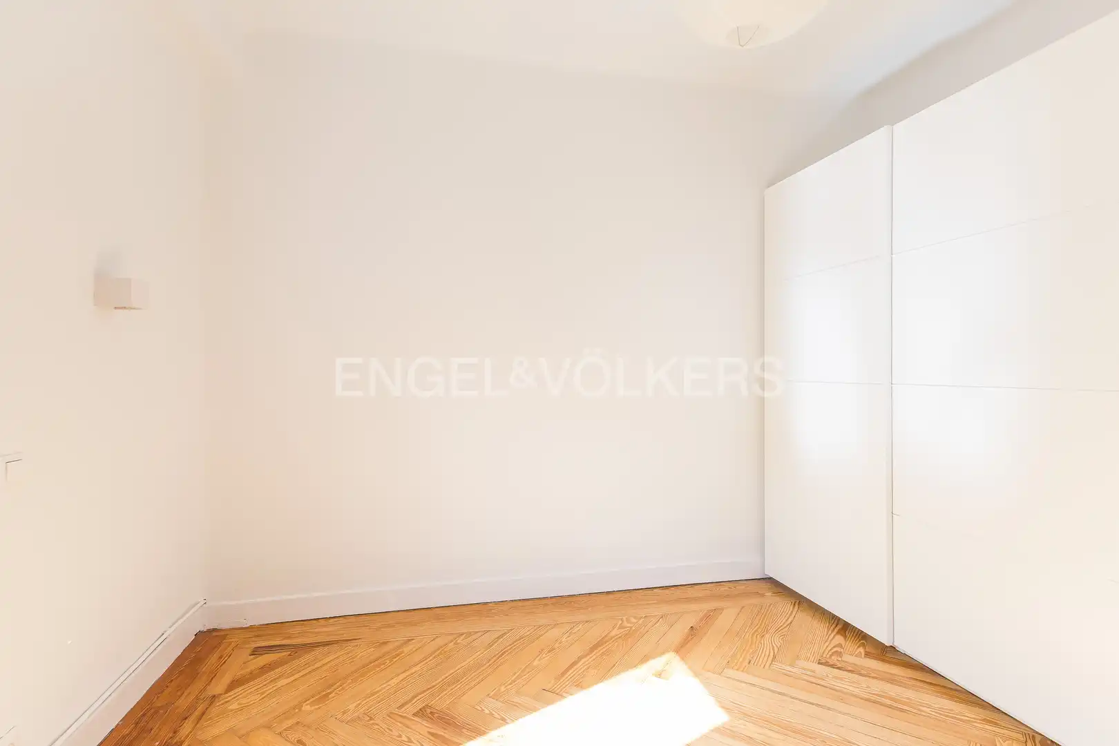 Schlafzimmer von Wohnung zur Miete in Madrid mit Klimaanlage, Heizung und Parkett