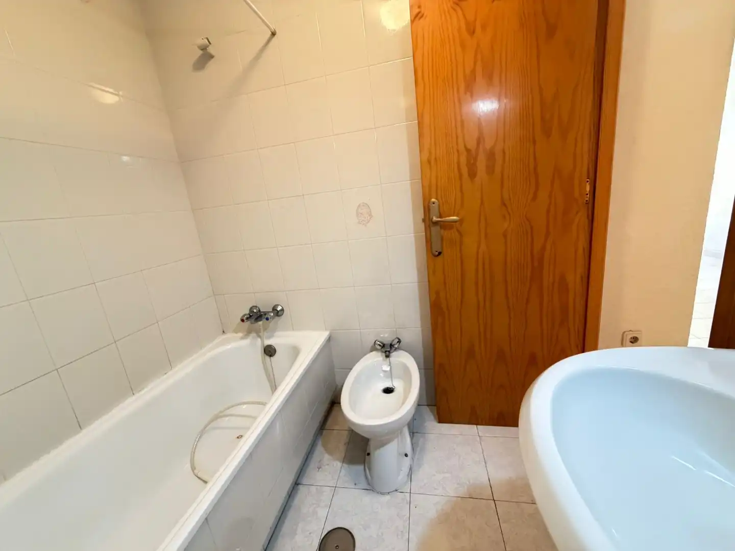 Bathroom of Flat for sale in Torrevieja  with Terrace, Furnished and Washing machine