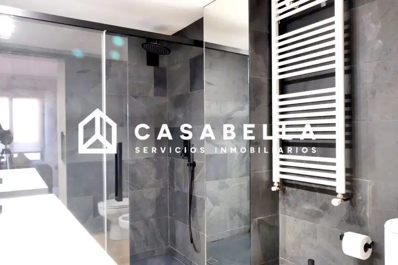 Baño de Piso de alquiler en Valencia con Aire acondicionado, Calefacción y Terraza