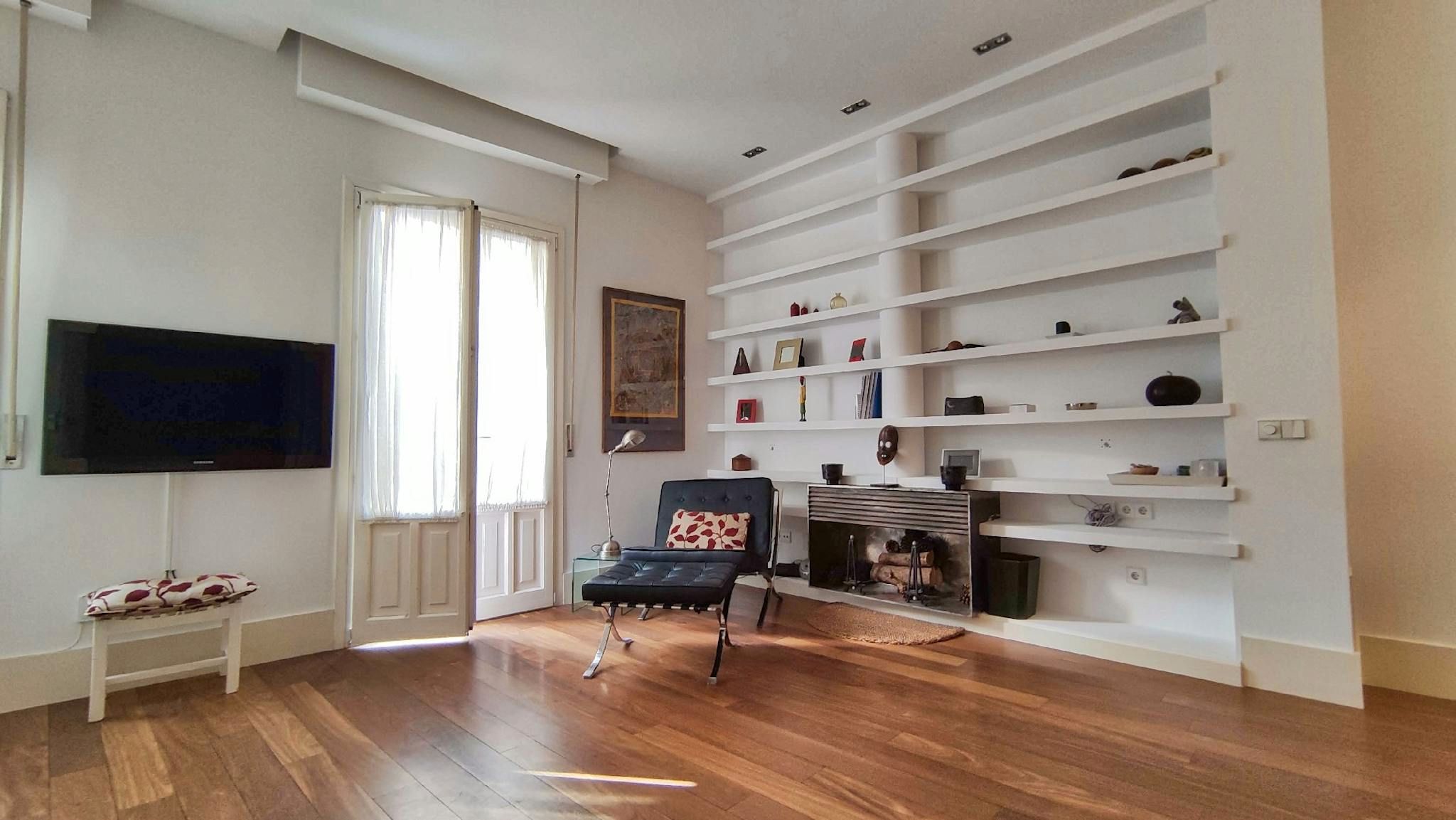 Living room of Flat to rent in  Madrid Capital  with Air Conditioner, Heating and Private garden