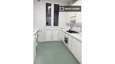 Photo 5 of Room in Goya, Madrid Capital