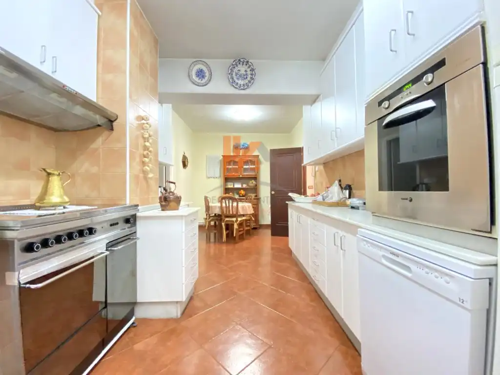 Cocina de Piso en venta en Santiago de Compostela  con Calefacción y Horno