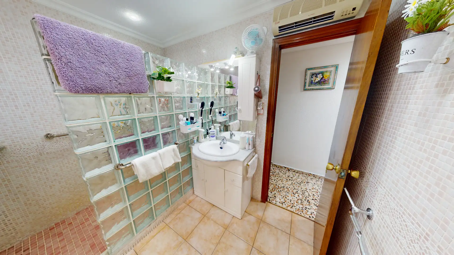 Baño de Piso en venta en Elche / Elx con Aire acondicionado, Amueblado y Horno