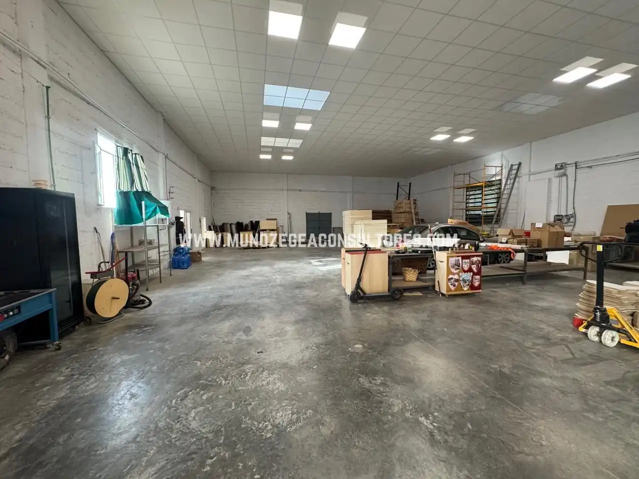 Industrial building to rent in De La Torca, imagen 2