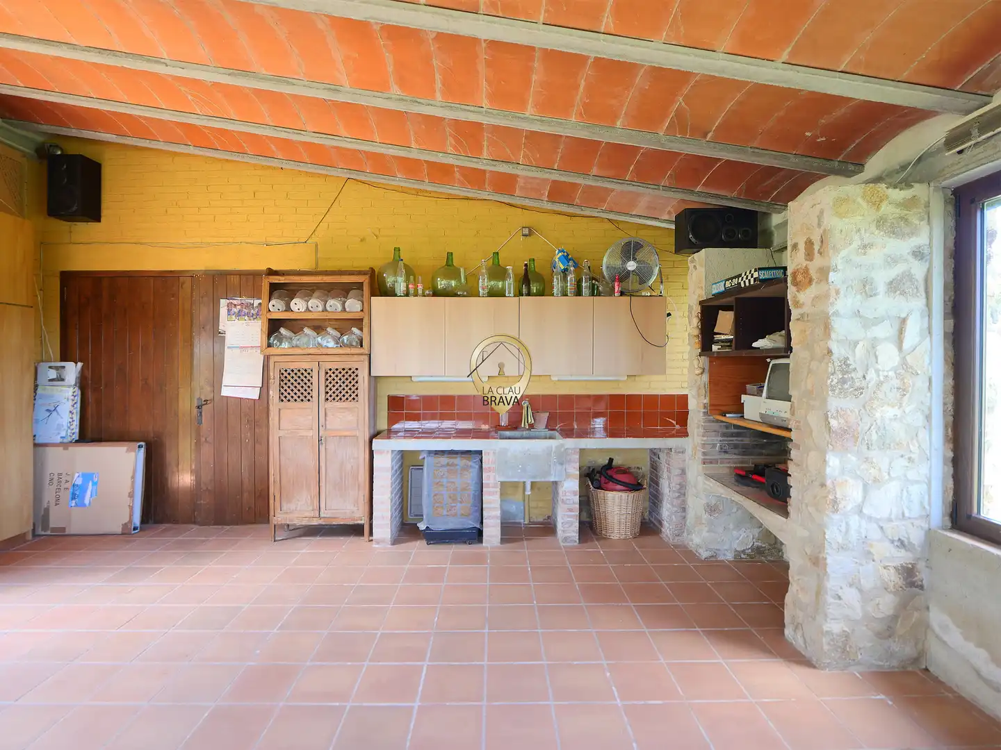 Küche von Country house zum Verkauf in Cassà de la Selva mit Heizung, Privatgarten und Abstellraum