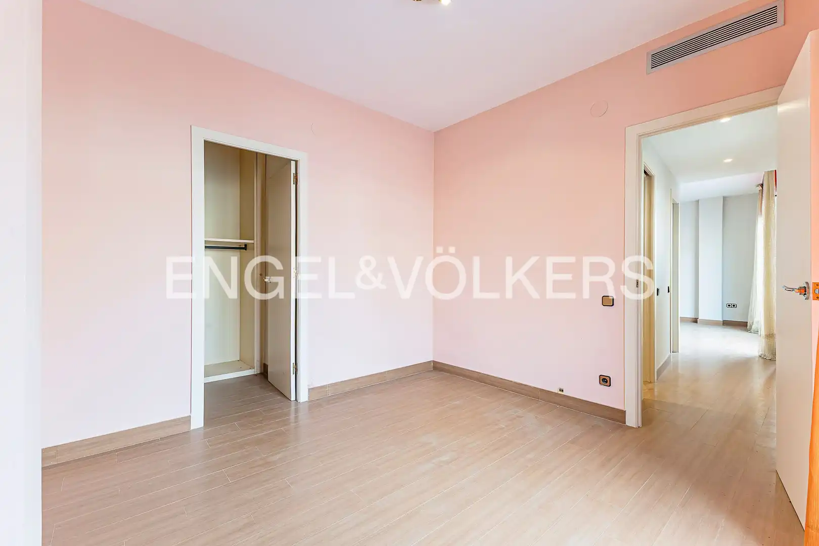 Habitación de Ático en venta en Barcelona con Aire acondicionado, Calefacción y Parquet
