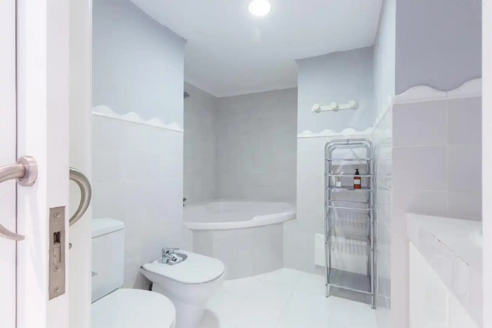 Badezimmer von Wohnung zur Miete in  Valencia Capital mit Klimaanlage