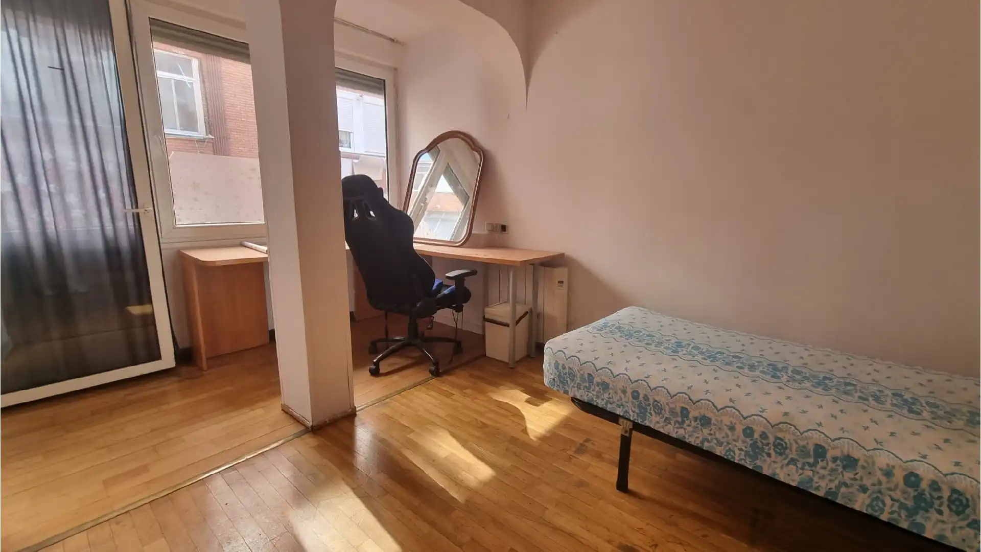 Bedroom of Flat for rent in Palencia  with Heating, Terrace and Furnished
