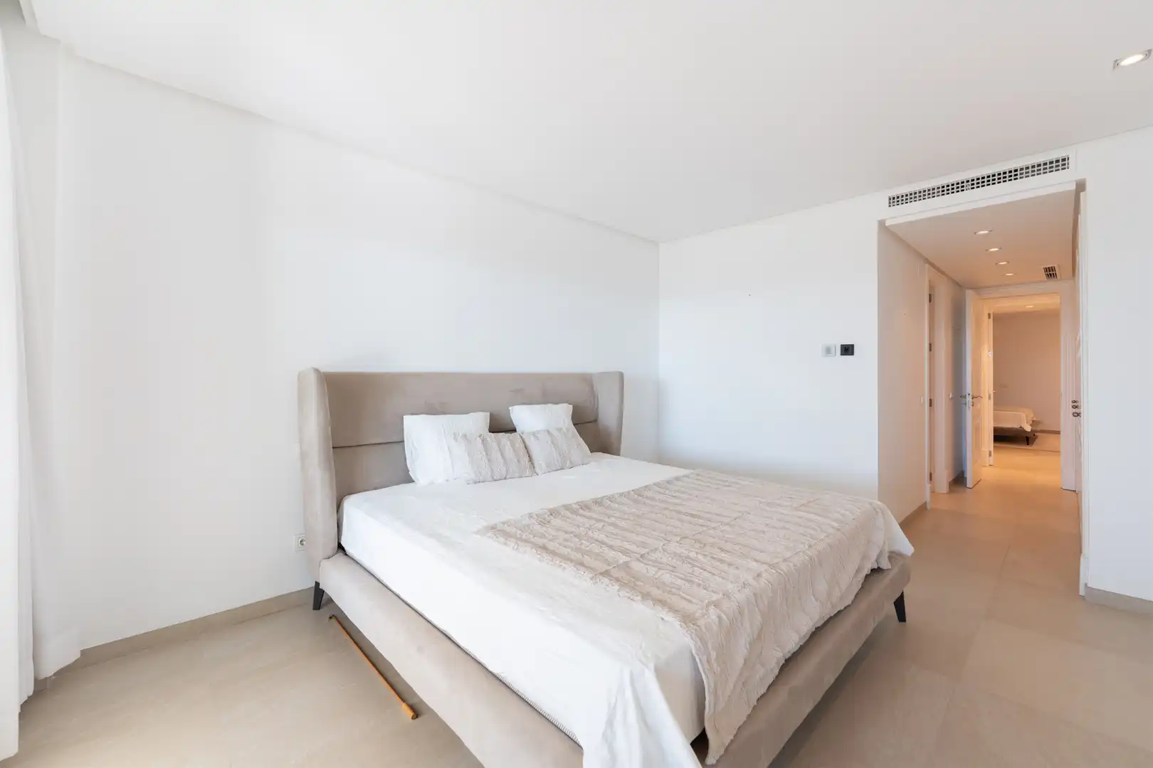 Habitación de Planta baja en venta en Estepona con Aire acondicionado, Terraza y Trastero