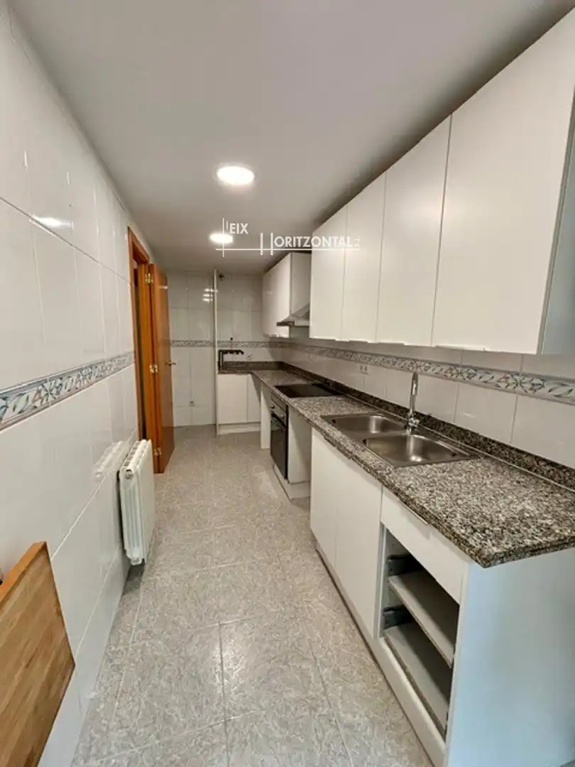 Kitchen of Flat for rent in Sabadell  with Heating