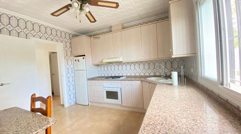 CASA LUMINOSA CON PARCELA A UN PASO DEL CENTRO
