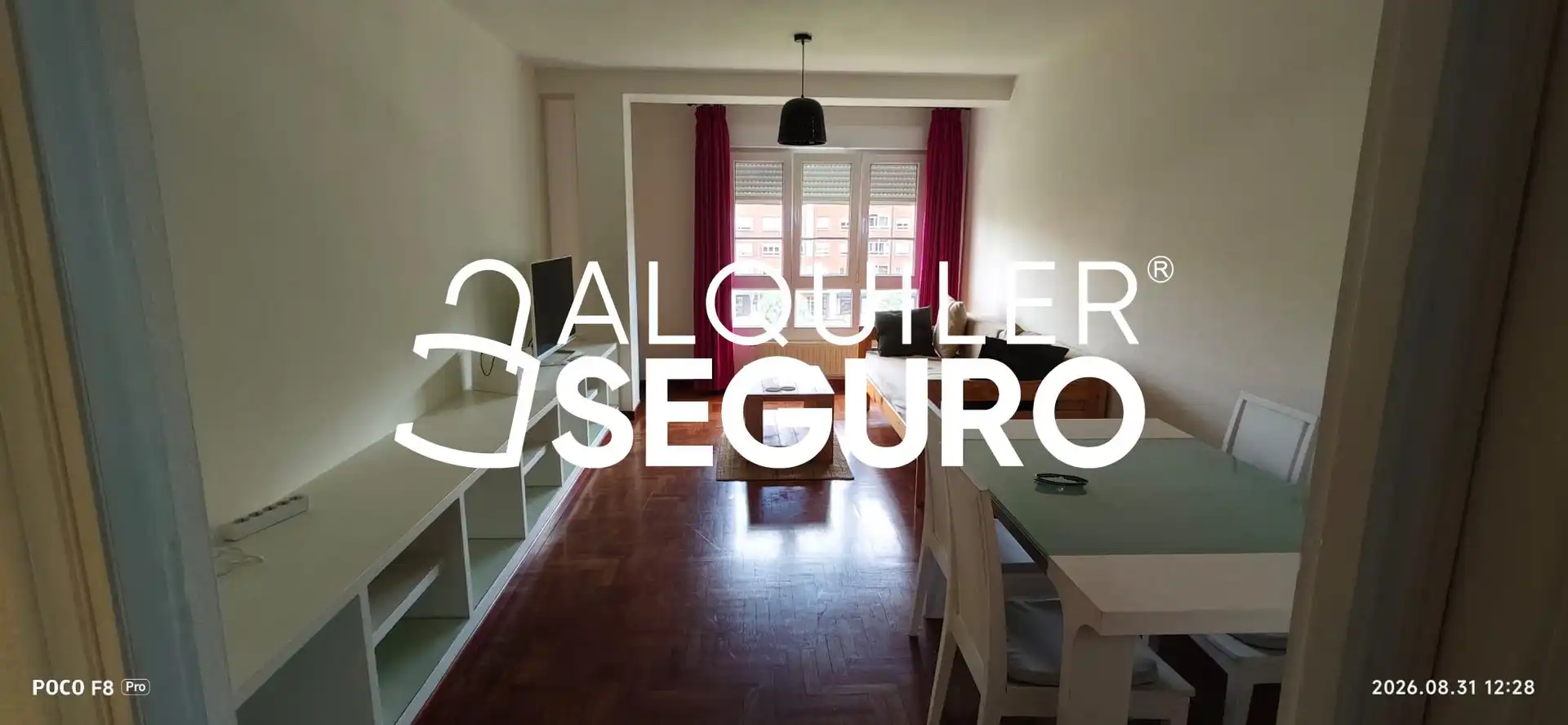 Sala d'estar de Pis de lloguer en Gijón  amb Calefacció i Moblat