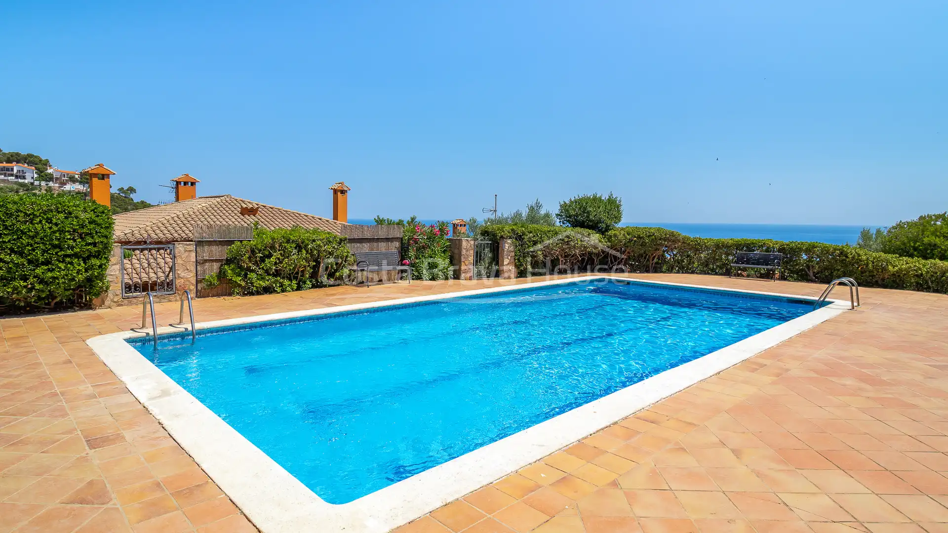Piscina de Casa adosada en venda en Begur amb Aire condicionat, Calefacció i Jardí privat
