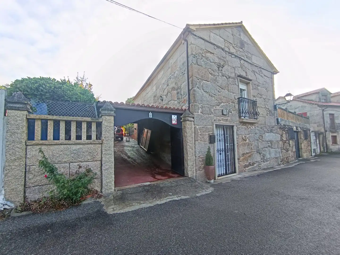 Vista exterior de Casa o xalet en venda en Cambados amb Calefacció, Terrassa i Traster