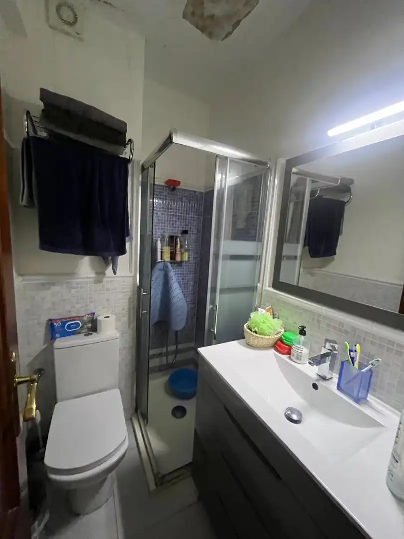 Bathroom of Flat for sale in Sevilla  with Terrace