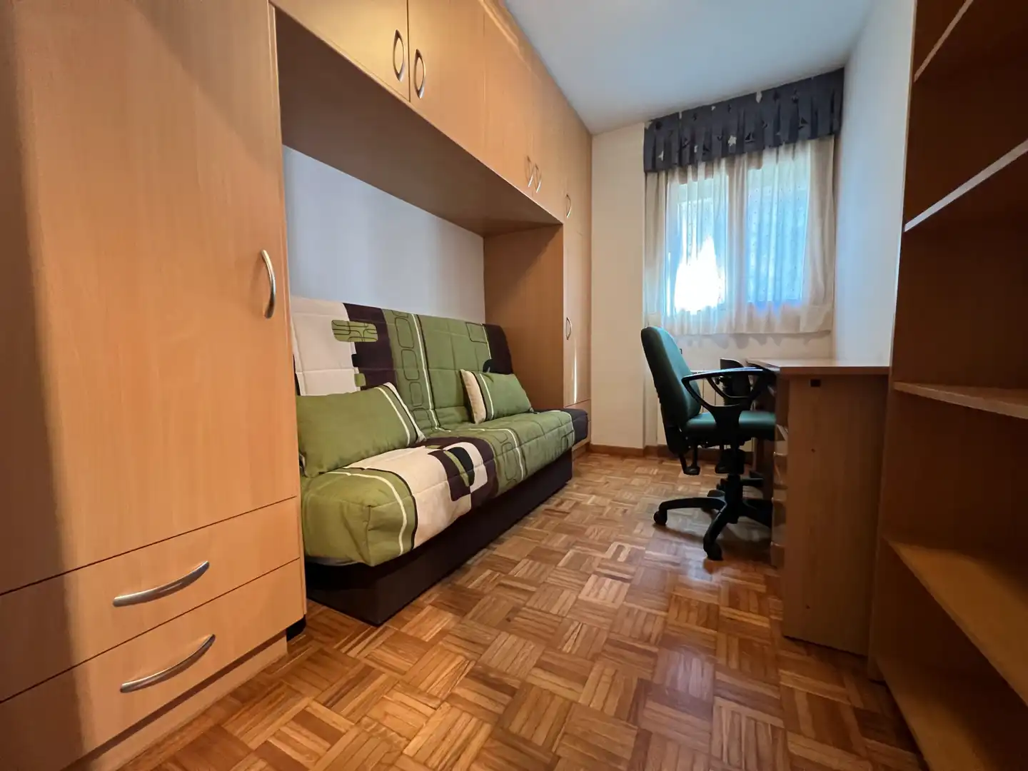 Bedroom of Flat for sale in Jaca  with Heating, Storage room and Furnished