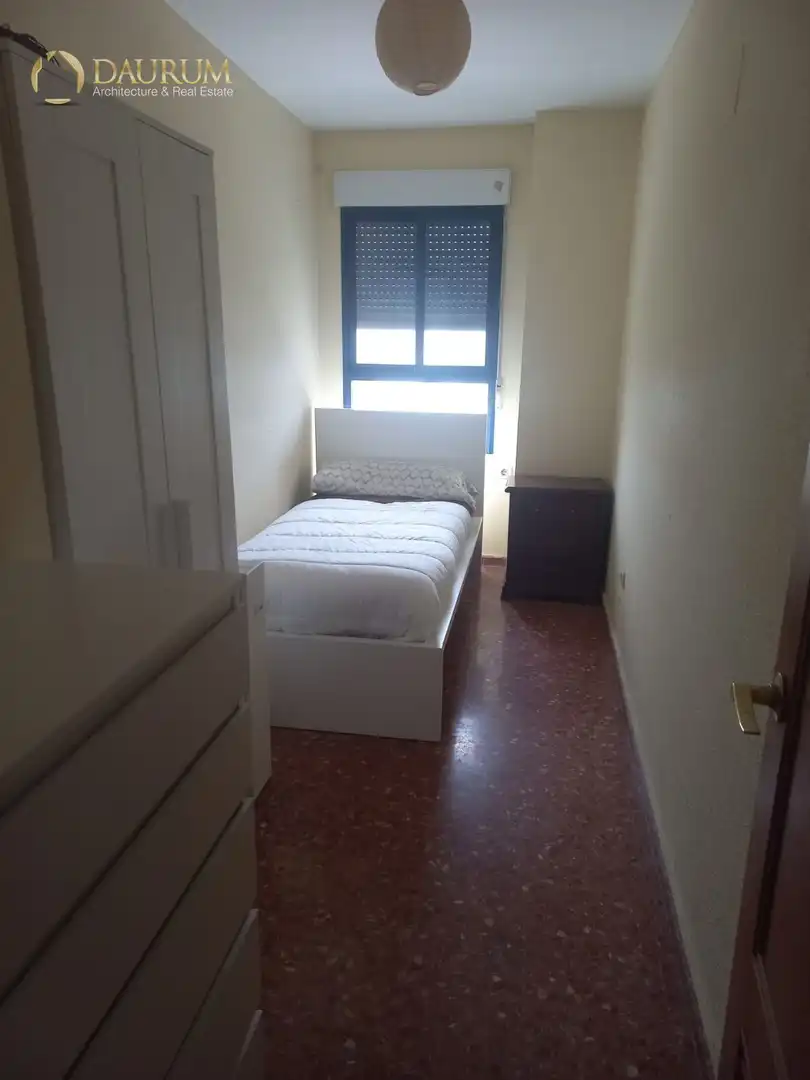 Bedroom of Flat for sale in Valencia  with Air Conditioner, Heating and Terrace