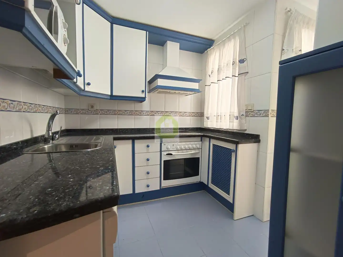 Cocina de Piso de alquiler en Granada con Calefacción, Trastero y Amueblado