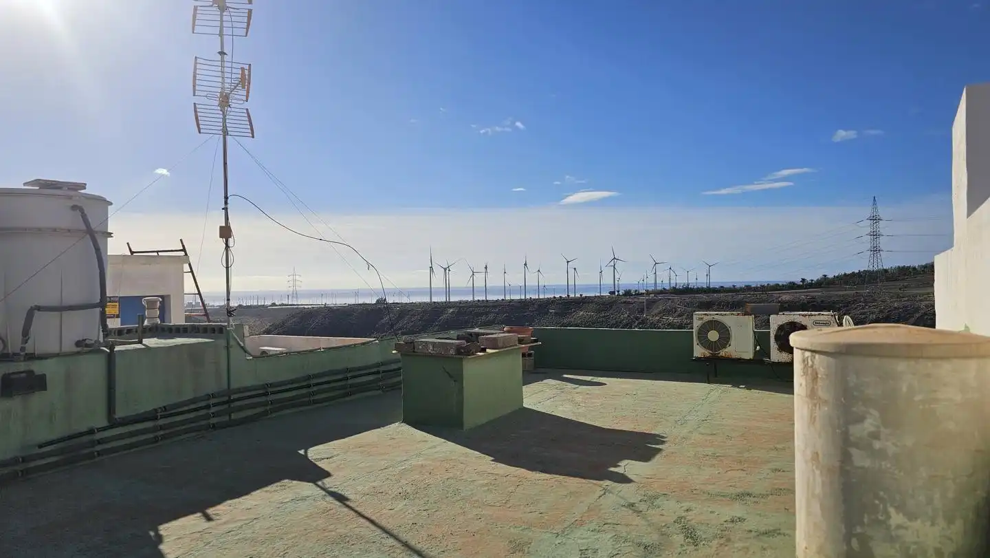 Vista exterior de Casa o xalet en venda en Santa Lucía de Tirajana amb Jardí privat, Terrassa i Piscina