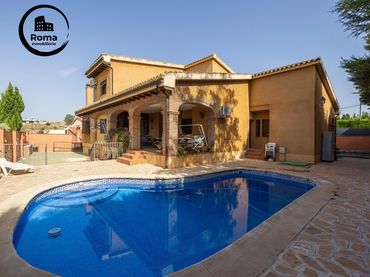 Xalet amb balcó en venda a Villa de Otura