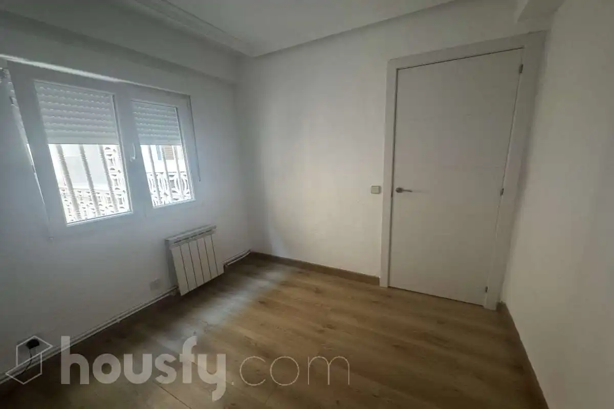 Habitación de Piso de alquiler en Móstoles con Parquet y Amueblado