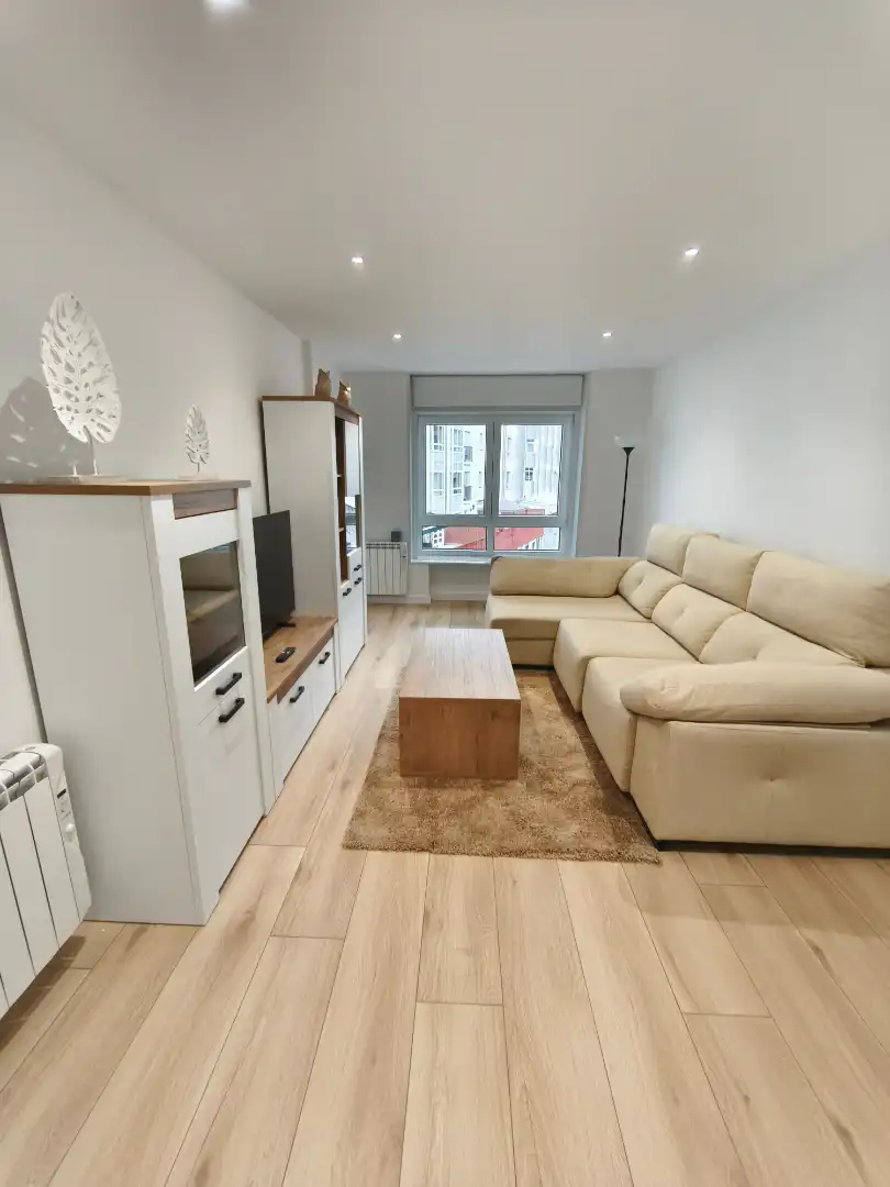 Sala de estar de Piso de alquiler en Ames con Calefacción, Parquet y Amueblado