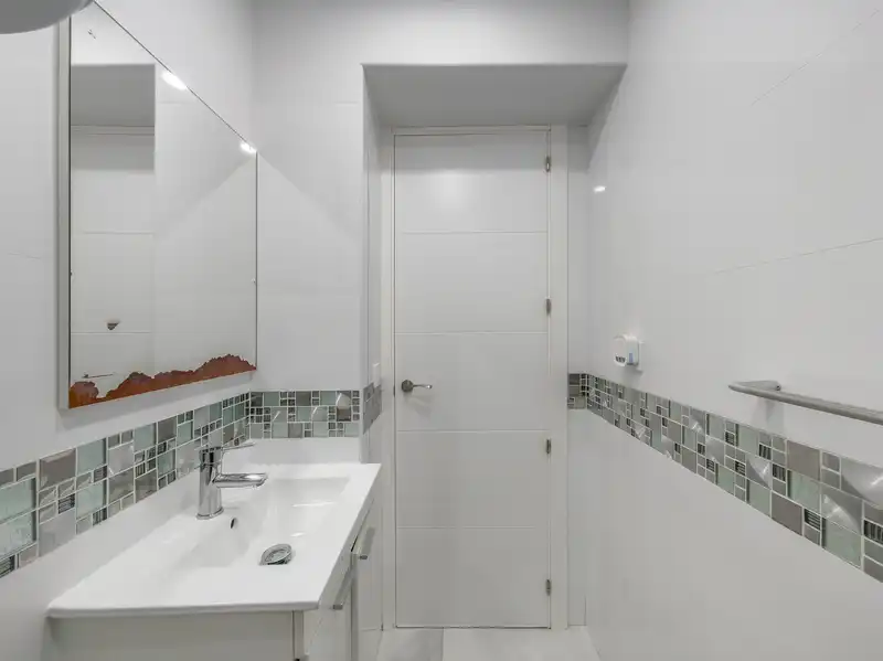Bathroom of Flat for sale in Madrid  with Air Conditioner
