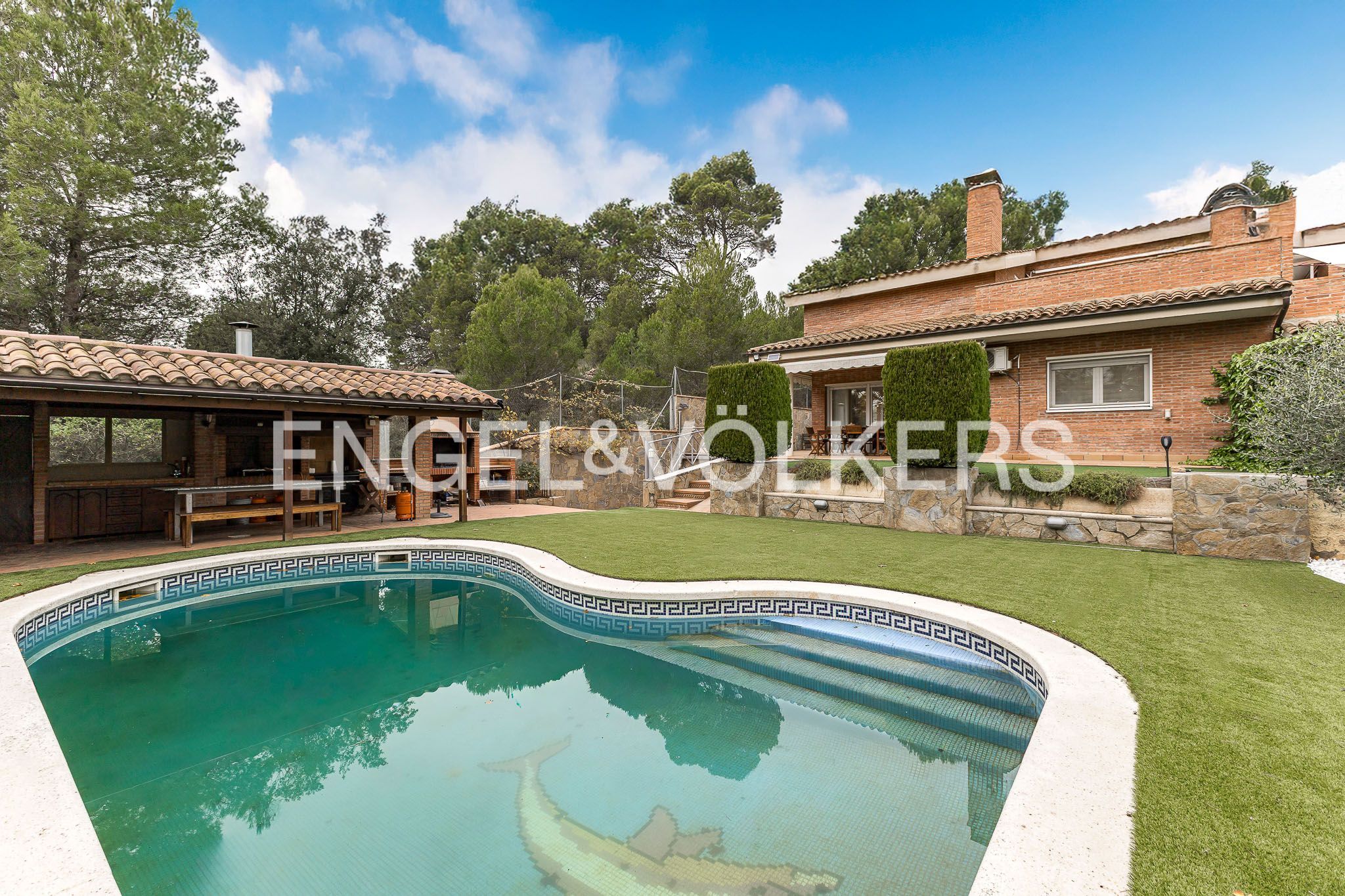 Vista exterior de Casa o xalet en venda en Igualada amb Calefacció, Jardí privat i Parquet
