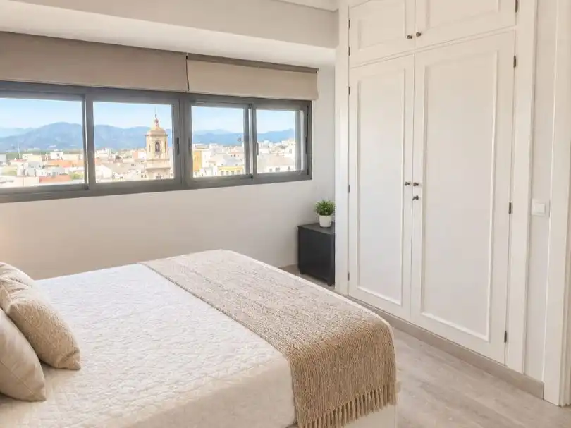 Habitación de Dúplex de alquiler en Algeciras con Aire acondicionado, Parquet y Amueblado