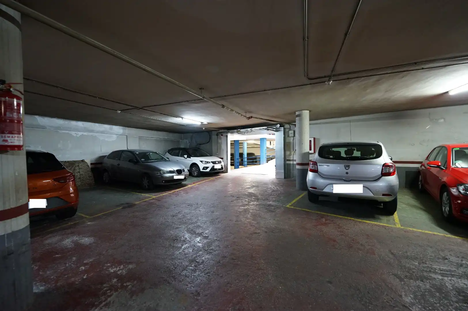 Einzelparkplatz mit Aufzug zum Verkauf in Carrer de Garcilaso 123, imagen 3