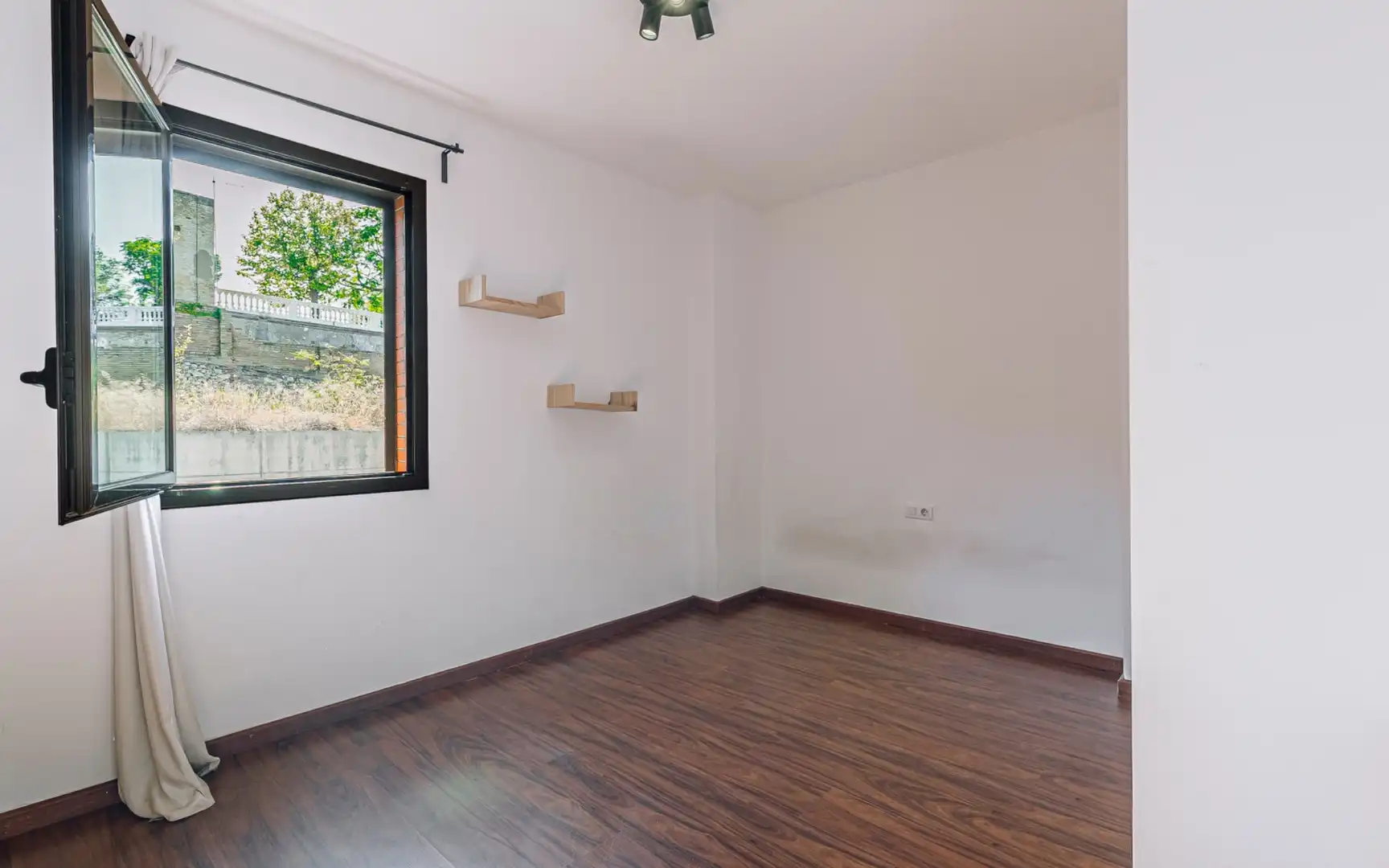 Flat for sale in Ignacio Iglesias, El Papiol