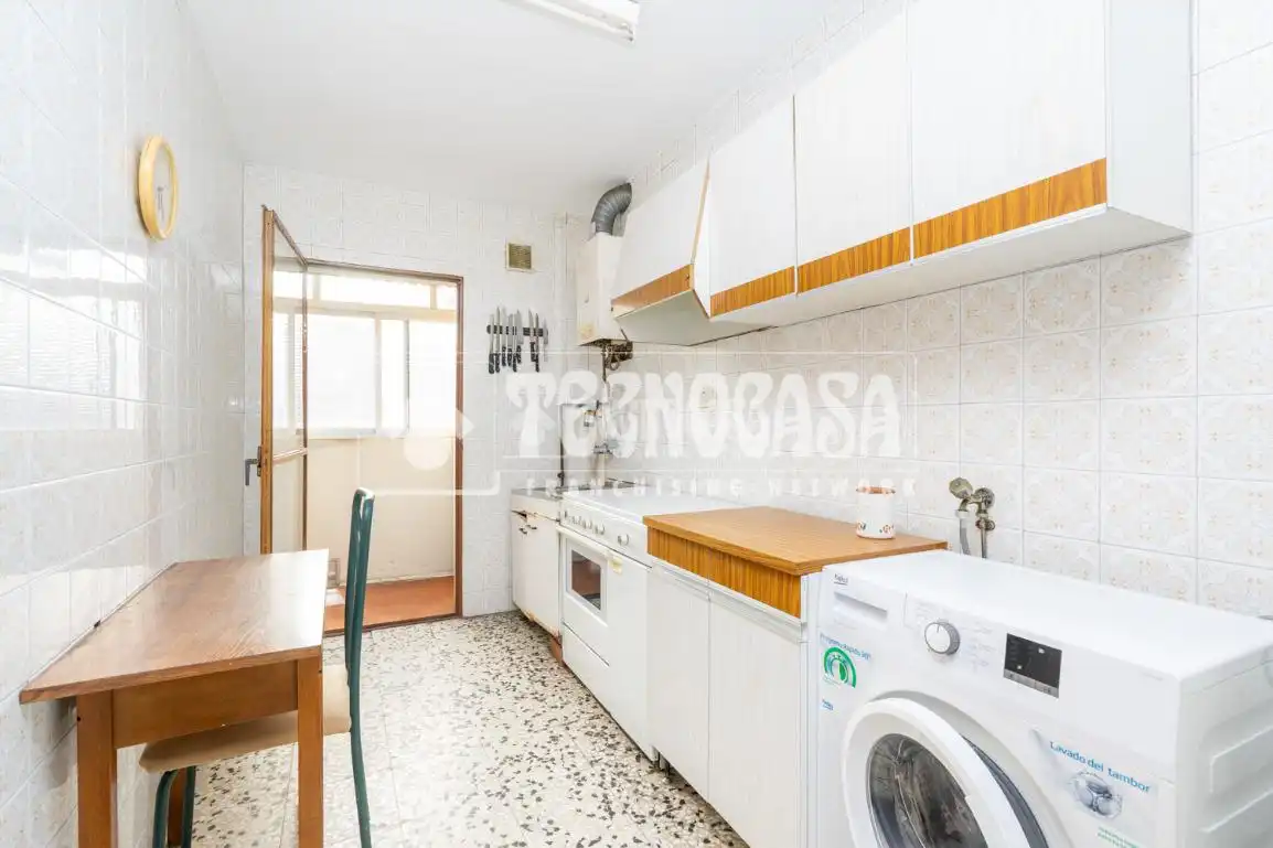 Cocina de Piso en venta en Coslada con Calefacción, Terraza y Balcón