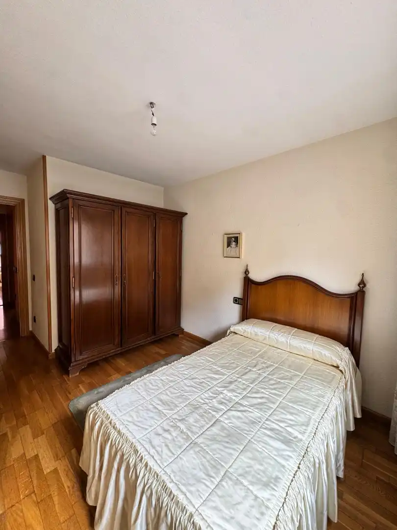 Dormitori de Pis en venda en Valladolid amb Calefacció, Parquet i Moblat