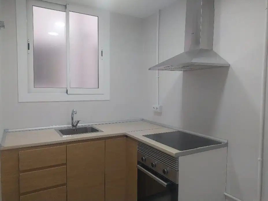 Küche von Wohnung zur Miete in Barcelona mit Klimaanlage, Heizung und Ofen