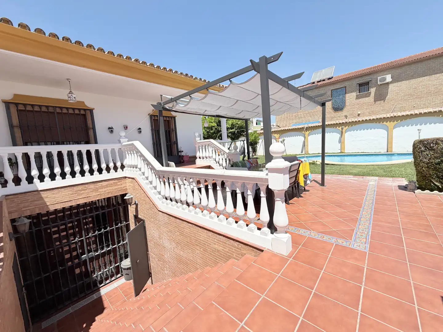 Terrassa de Casa o xalet en venda en Bormujos amb Aire condicionat, Jardí privat i Terrassa