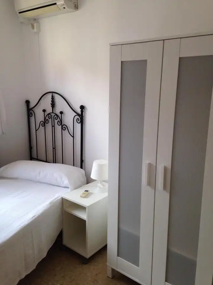 Flat for rent in Pelay Correa, Triana Casco Antiguo