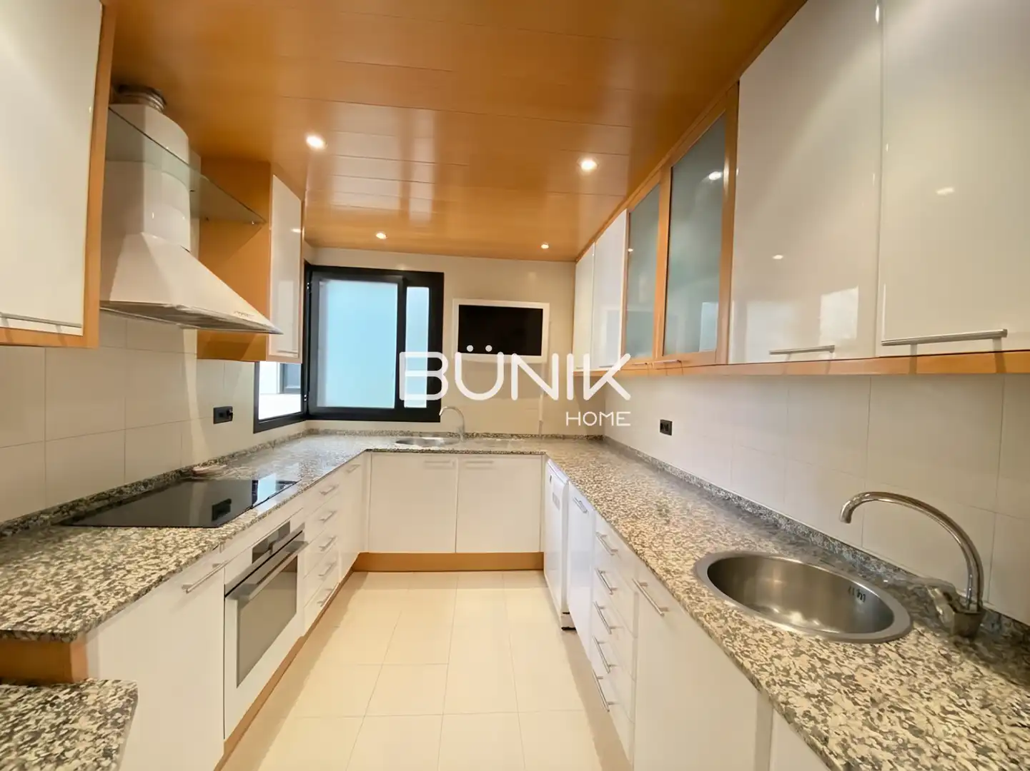 Cocina de Piso de alquiler en Barcelona con Parquet, Terraza y Trastero