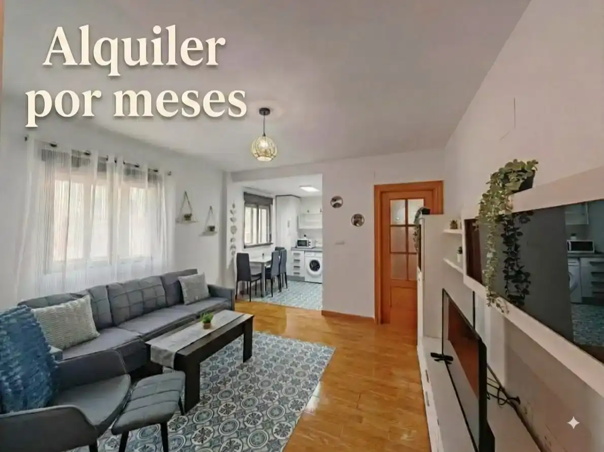 Sala d'estar de Pis de lloguer en Monachil amb Parquet i Moblat