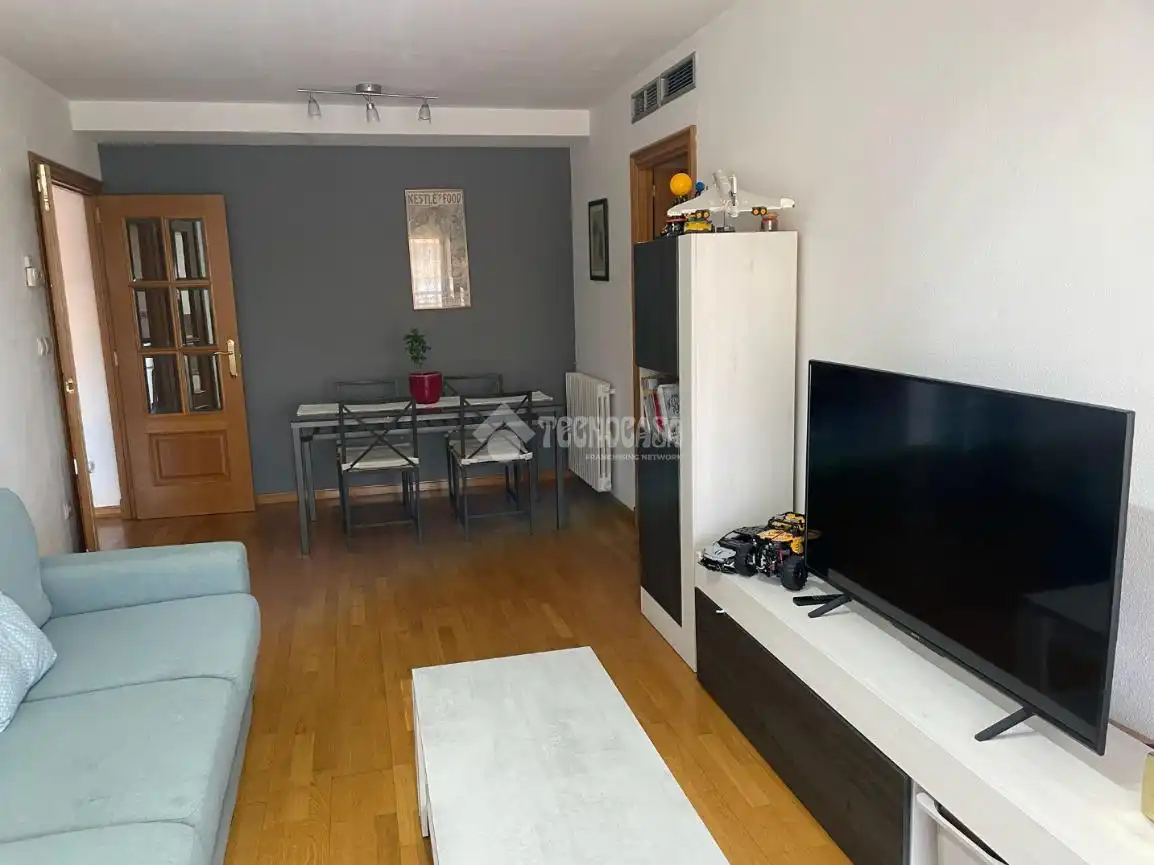 Sala d'estar de Pis de lloguer en Zaragoza amb Calefacció
