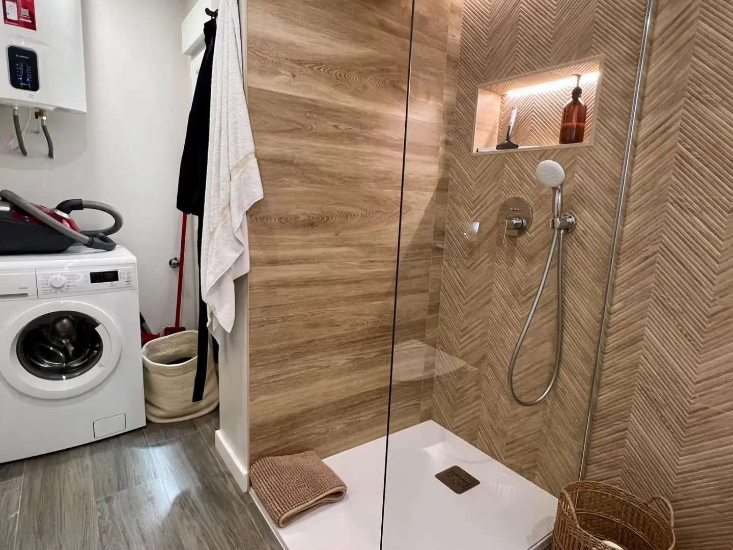 Bathroom of Flat for rent in Elche / Elx  with Air Conditioner and Furnished