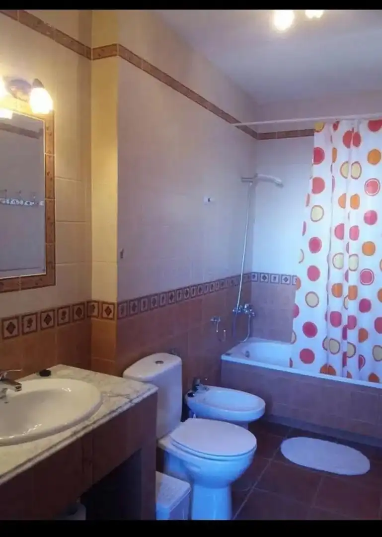 Bany de Casa o xalet en venda en Lucena amb Aire condicionat i Piscina