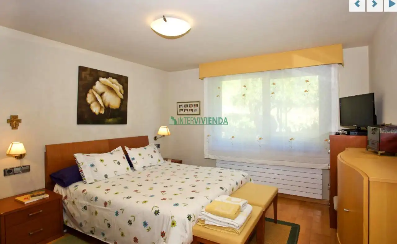 Dormitori de Casa o xalet de lloguer en Gondomar amb Calefacció, Jardí privat i Piscina