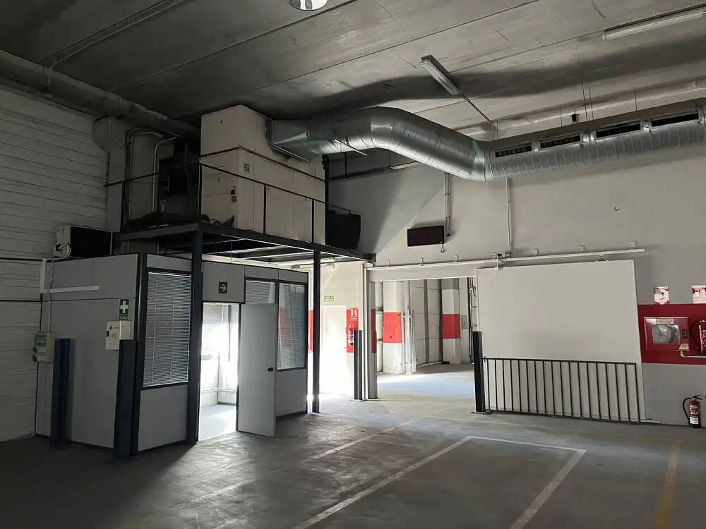 Industrial buildings for rent in Granvia LH