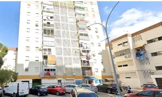 Flat for sale in Calle Deva 14, imagen 2