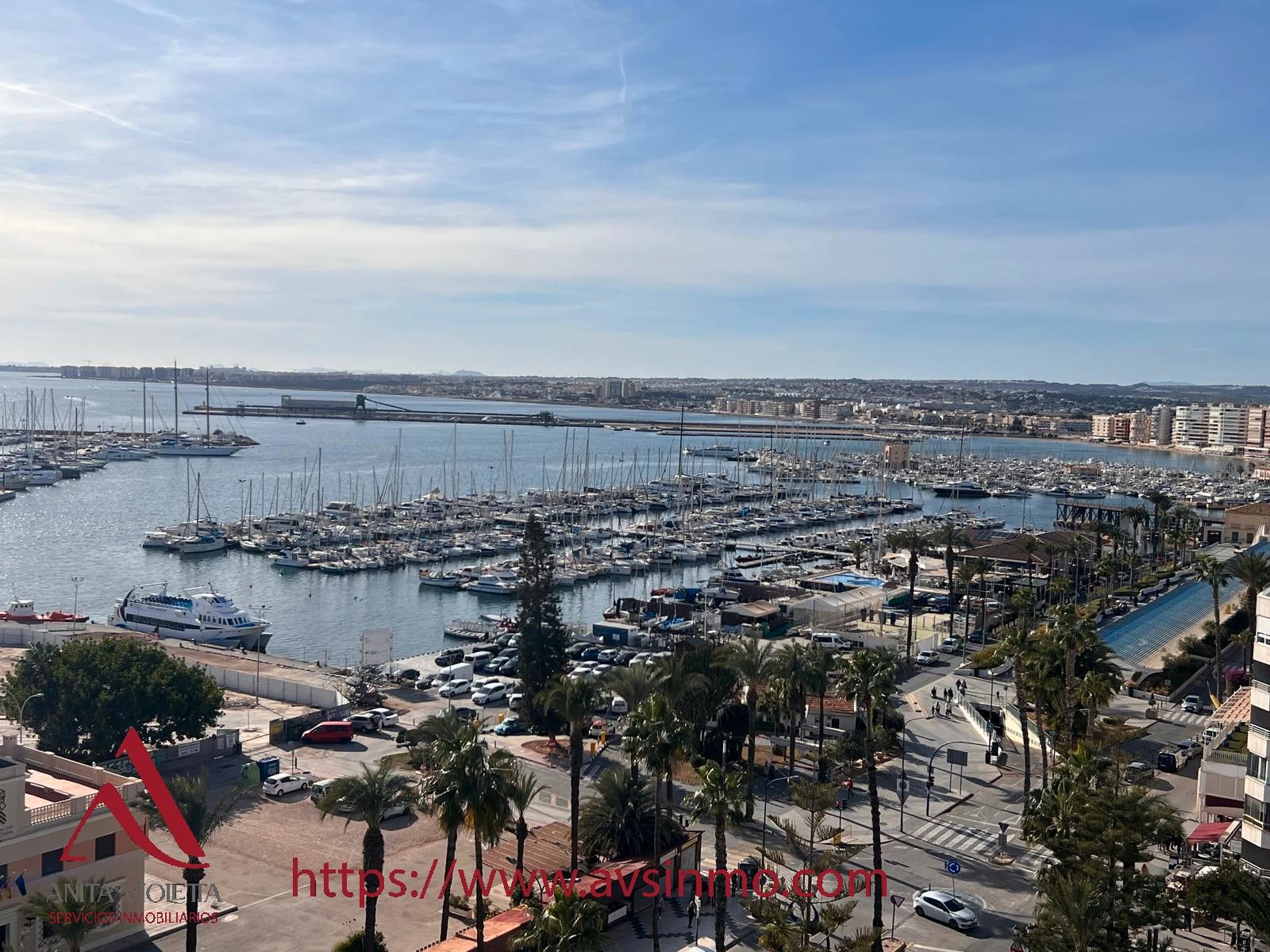 Parking de Apartamento en venta en Torrevieja con Aire acondicionado, Amueblado y Horno